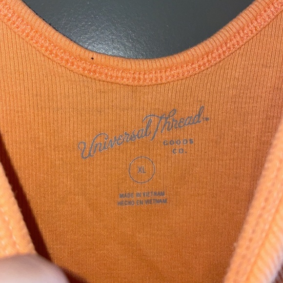 Universal Thread Tank - Picture 3 of 3